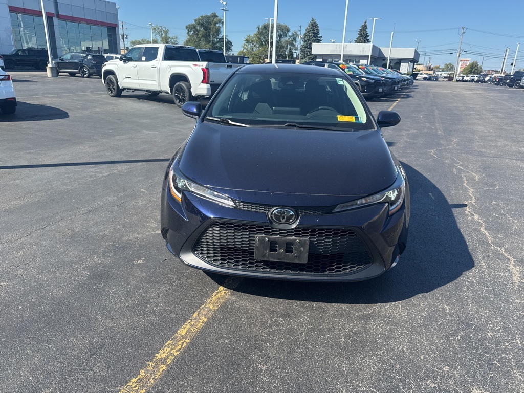Used 2022 Toyota Corolla LE with VIN 5YFEPMAE8NP371942 for sale in Northfield, Minnesota