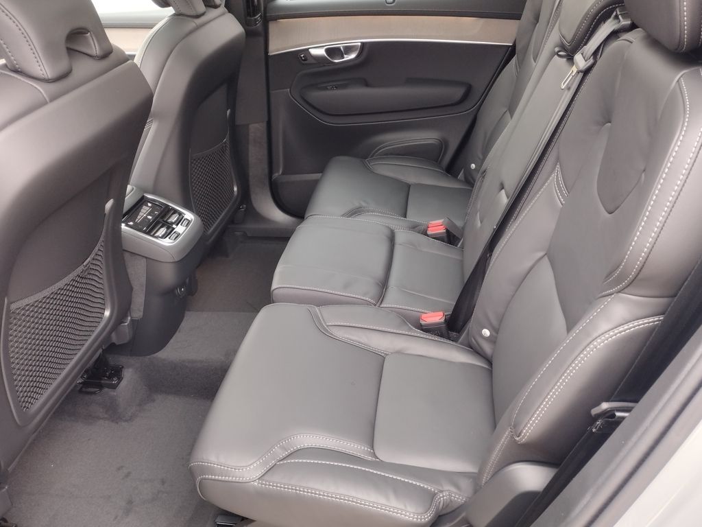 2026 VOLVO XC90 - Image 20