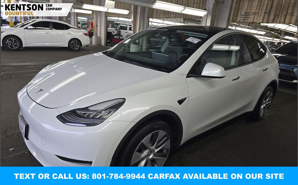 2023 Tesla Model Y Long Range's photo