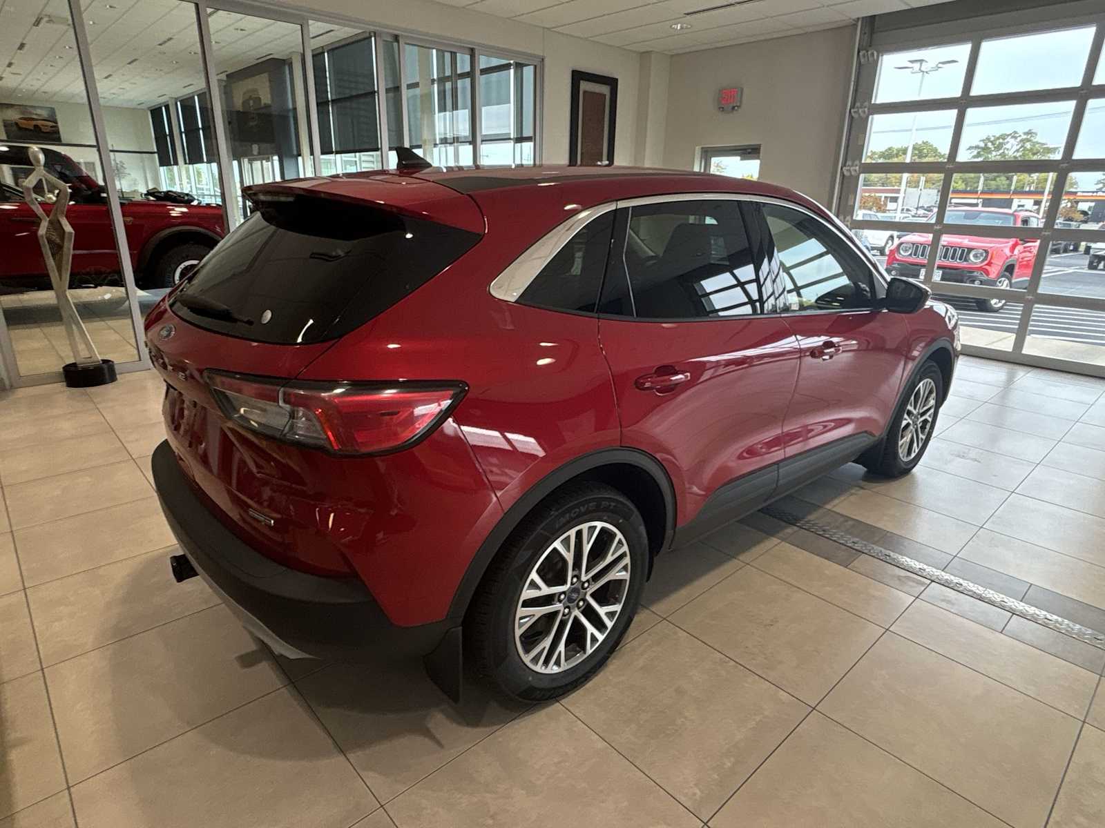 2022 Ford Escape SEL photo 3