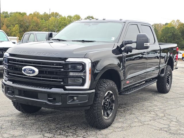2026 Ford F-250 Super Duty Platinum's photo