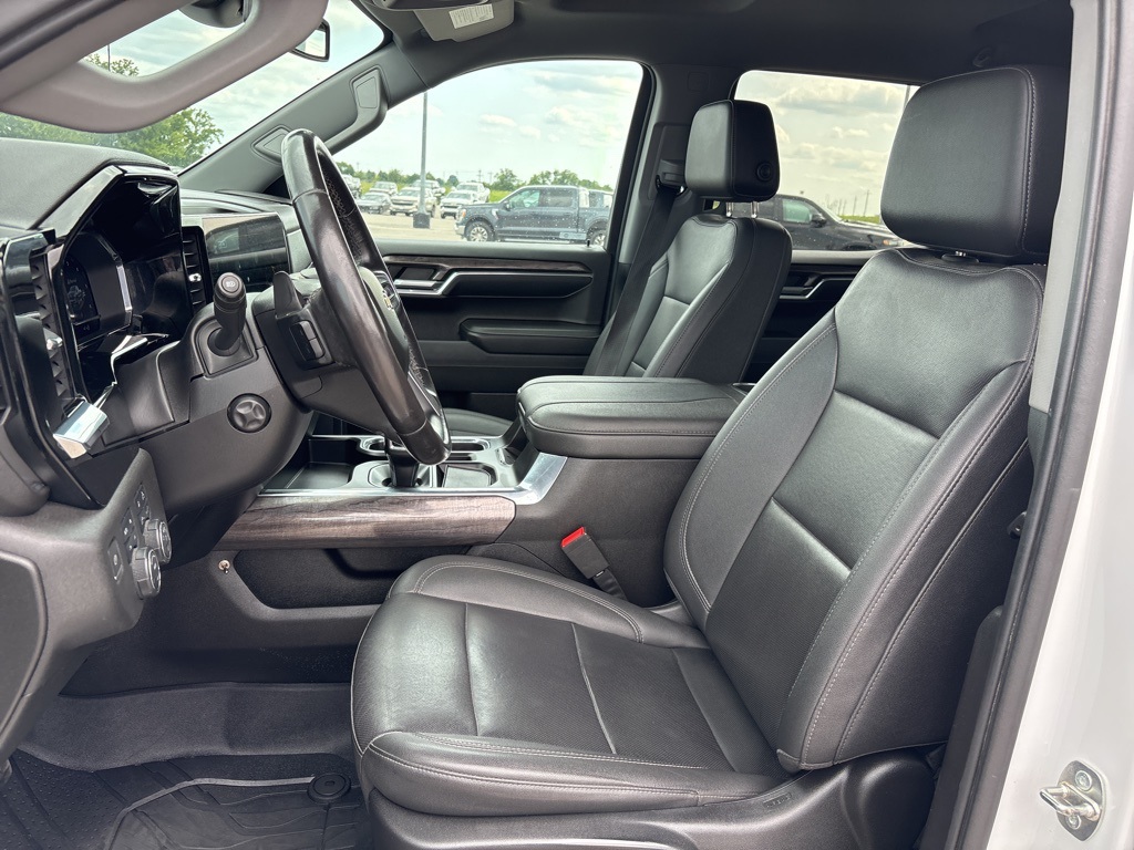 2023 Chevrolet Silverado 1500 LTZ photo 13