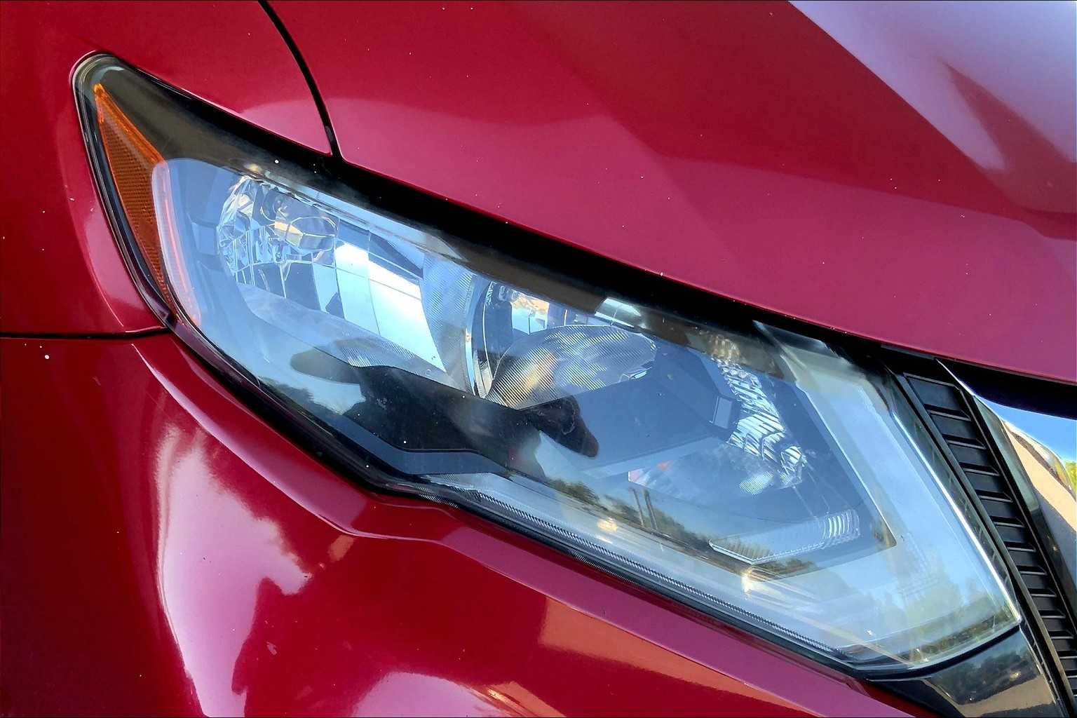 2017 Nissan Rogue SV photo 27