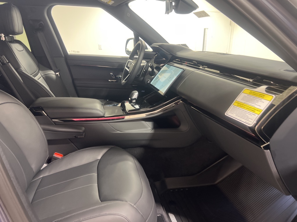 2025 Land Rover Range Rover Sport SE photo 23