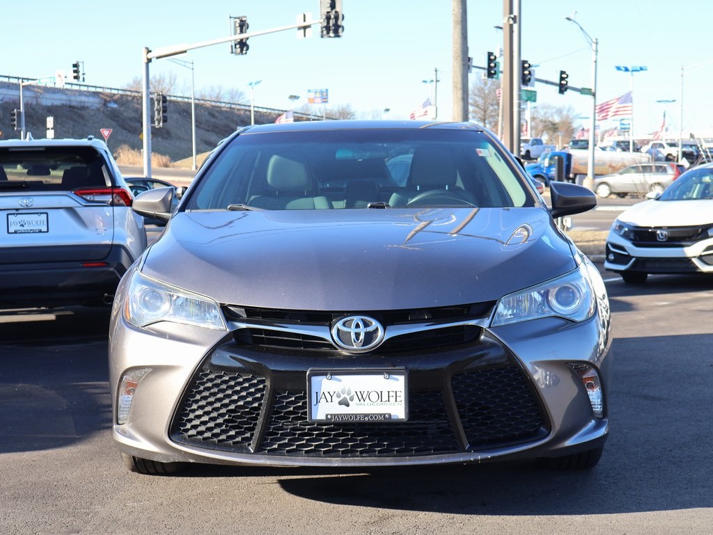Used 2017 Toyota Camry SE with VIN 4T1BF1FK2HU424463 for sale in Kansas City