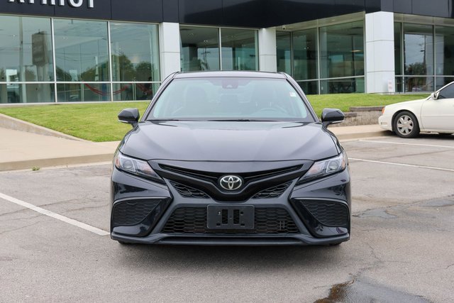2023 Toyota Camry SE photo 3