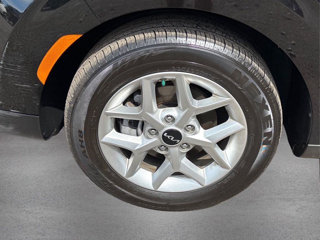 2023 Kia Soul LX photo 10