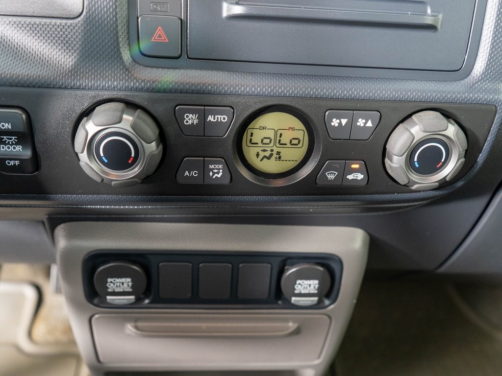 2010 Honda Ridgeline RTS photo 19