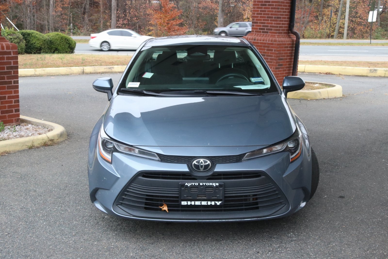 2023 Toyota Corolla LE photo 2