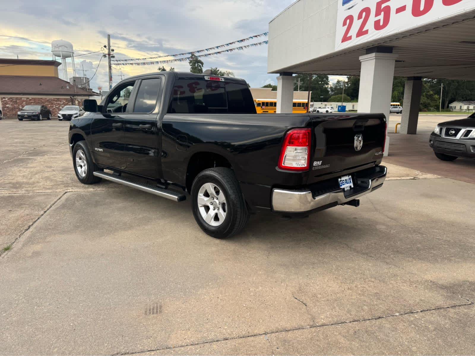 2023 Ram 1500 Big Horn photo 3