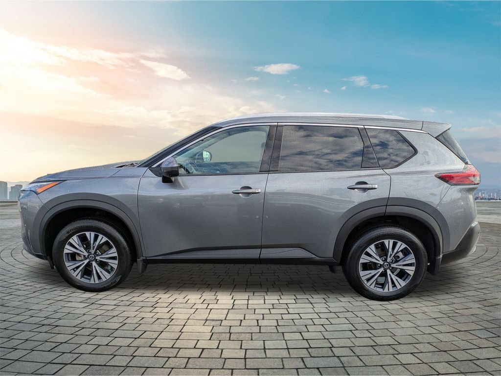 2021 Nissan Rogue SV photo 4