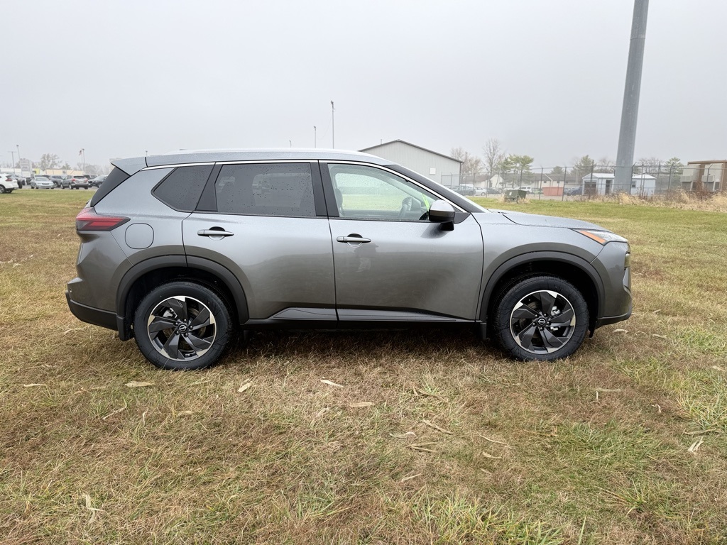 2026 Nissan Rogue SV photo 2
