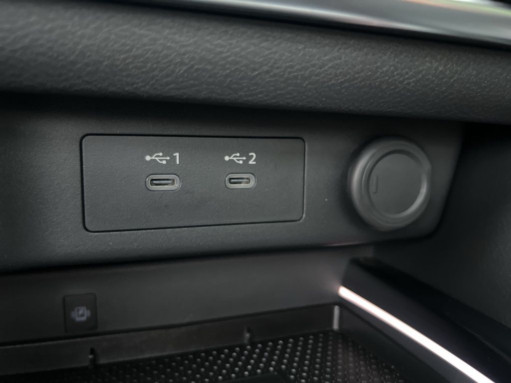 2025 Nissan Rogue SL photo 50