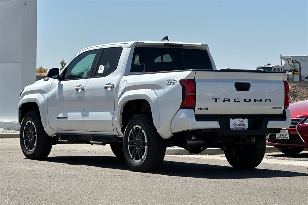 2025 Toyota Tacoma TRD Sport 4x4 Double Cab photo 6