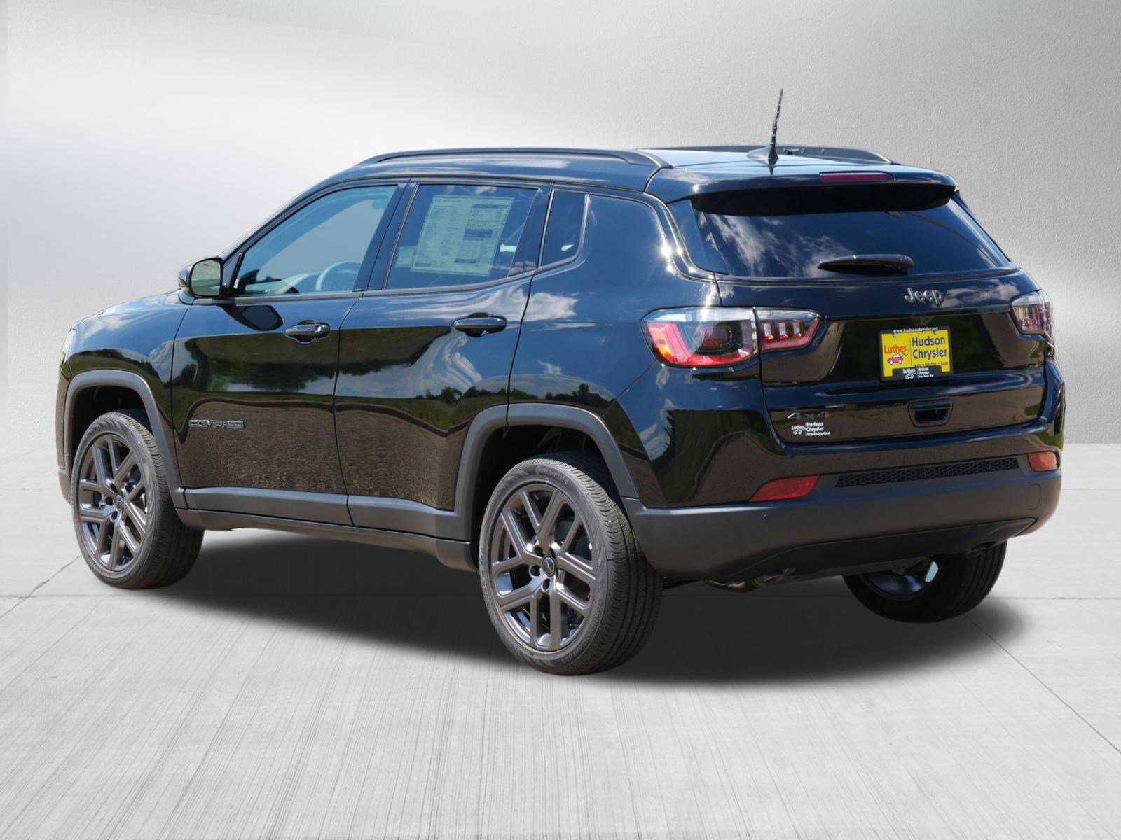 2025 Jeep Compass Limited photo 3