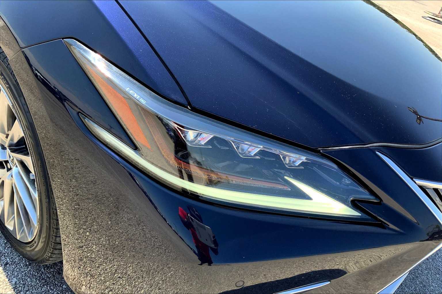2020 Lexus ES 350 Ultra Luxury photo 25