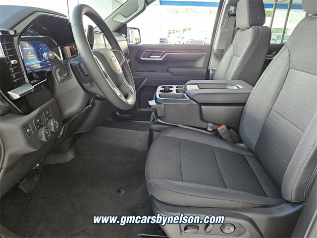 2025 Chevrolet Silverado 1500 LT photo 3
