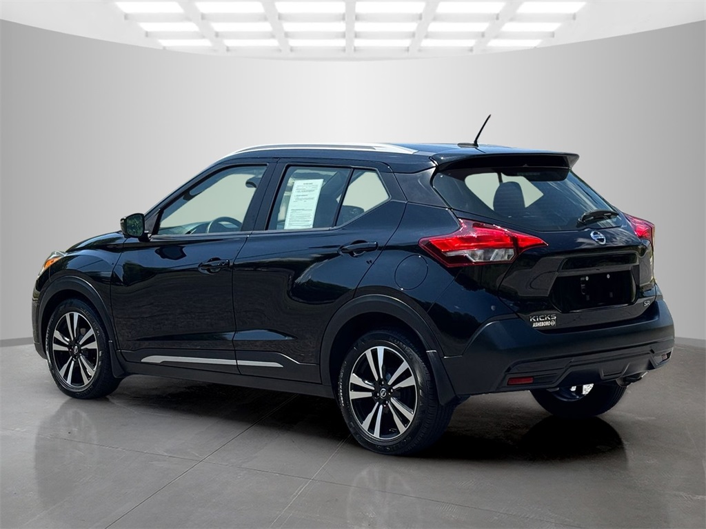 2019 Nissan Kicks SR photo 4