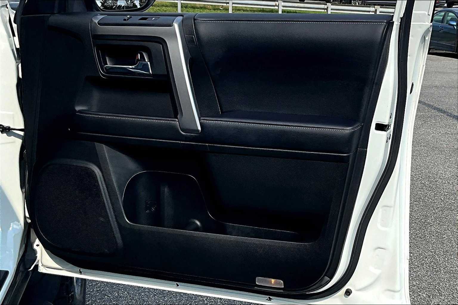 2021 Toyota 4Runner SR5 Premium photo 21