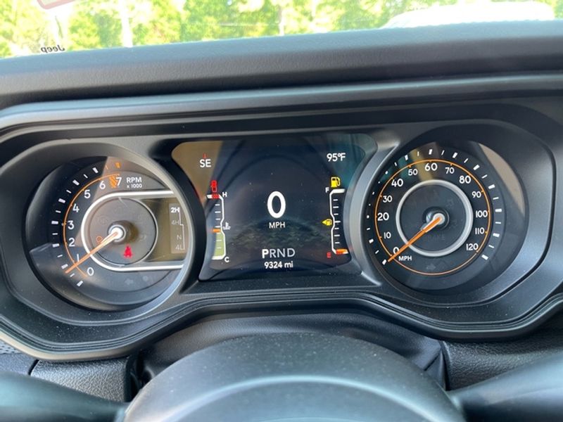 2024 Jeep Gladiator Mojave photo 24