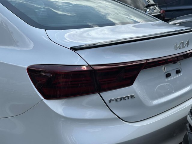 2024 Kia Forte GT-Line photo 5