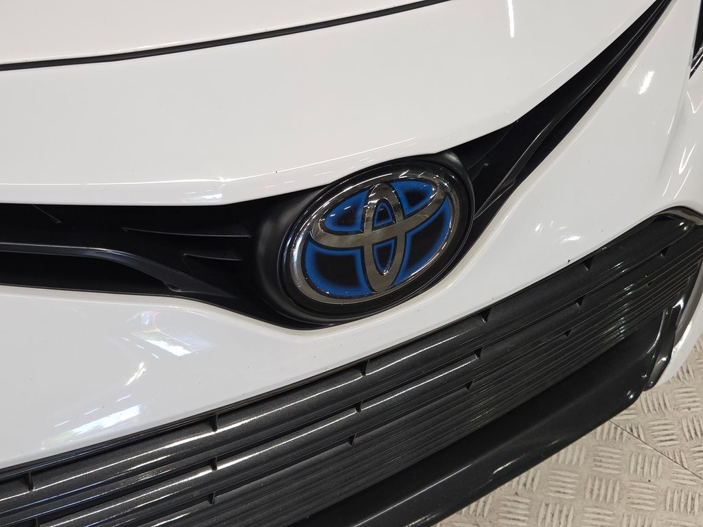2023 Toyota Camry Hybrid LE photo 11