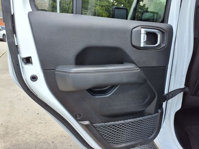 2022 Jeep Wrangler Unlimited Sahara 4xe photo 11