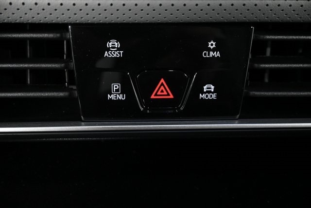 2025 Volkswagen Atlas Peak Edition SE photo 18
