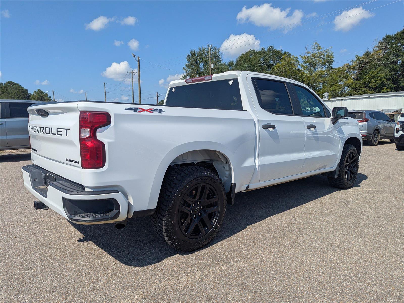 2022 Chevrolet Silverado 1500 Custom photo 5