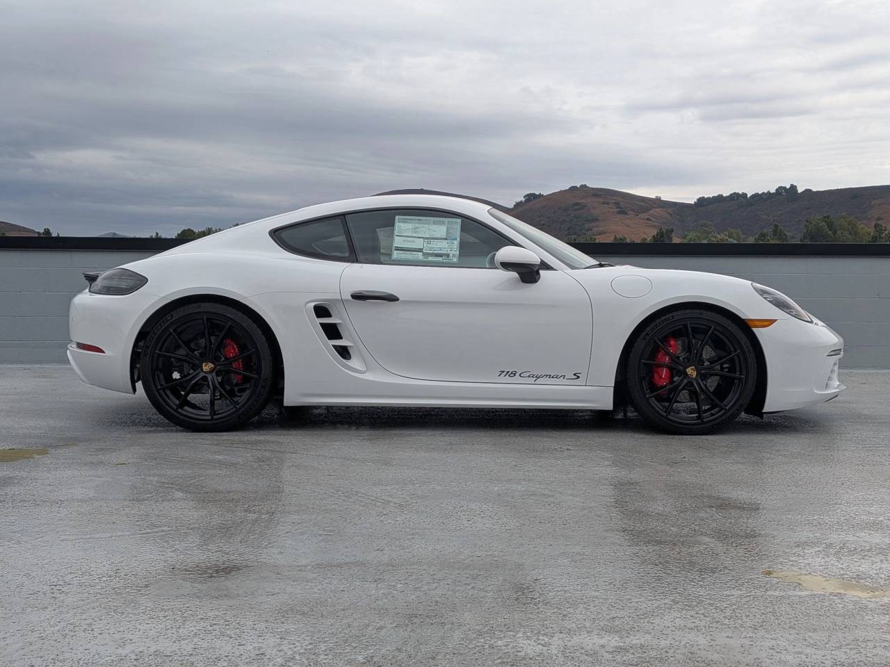 2025 Porsche Cayman S photo 8