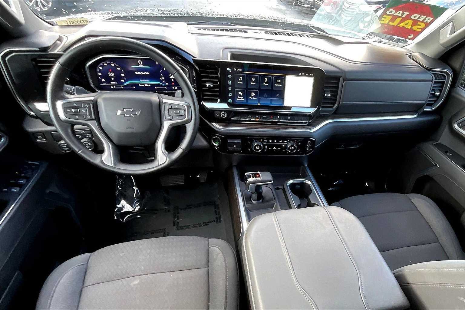 2024 Chevrolet Silverado 1500 RST photo 14