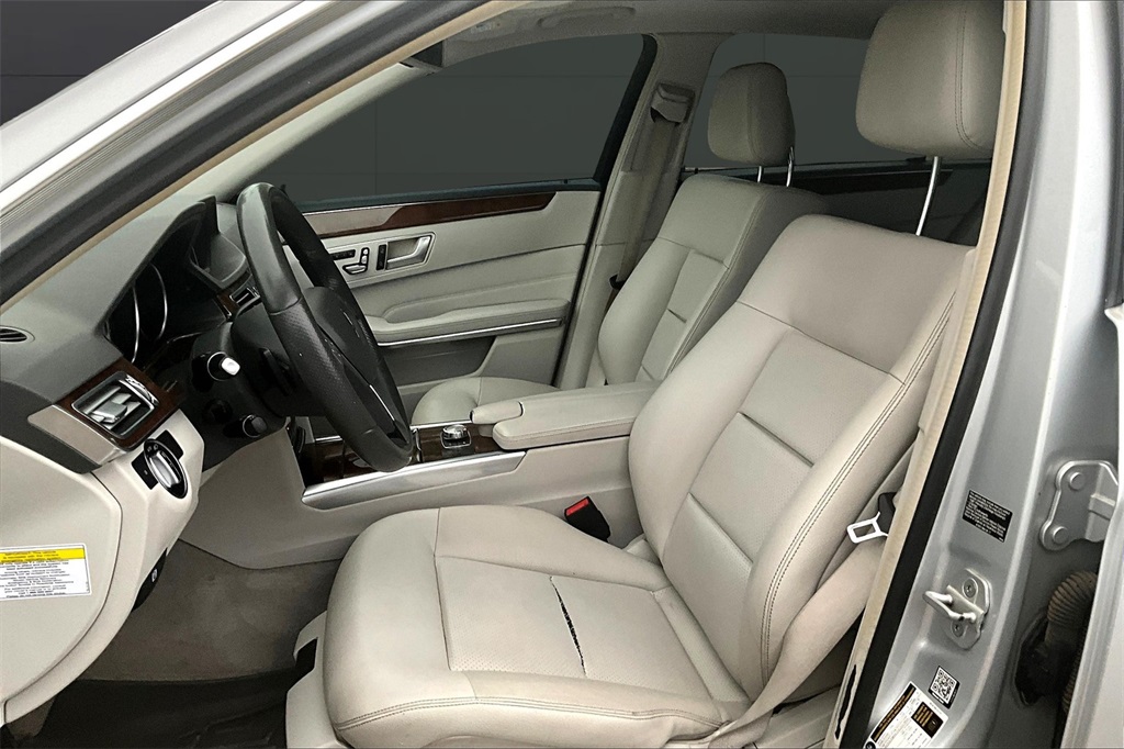 2014 Mercedes Benz E 250 4MATIC photo 23