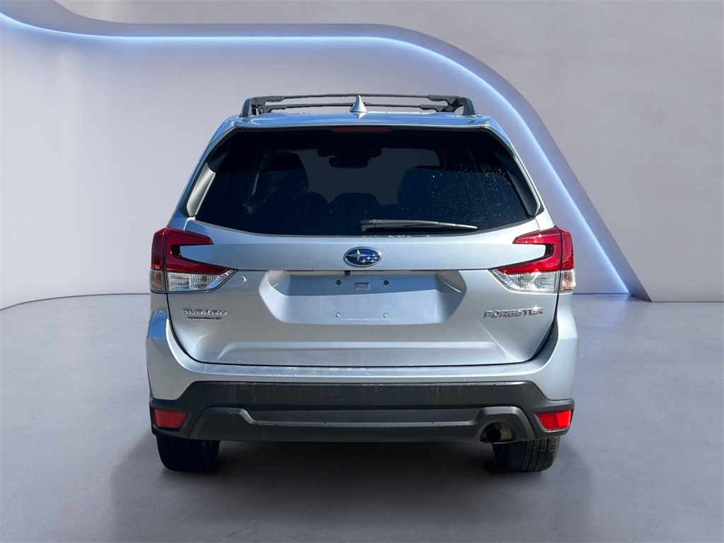 2020 Subaru Forester Premium photo 3