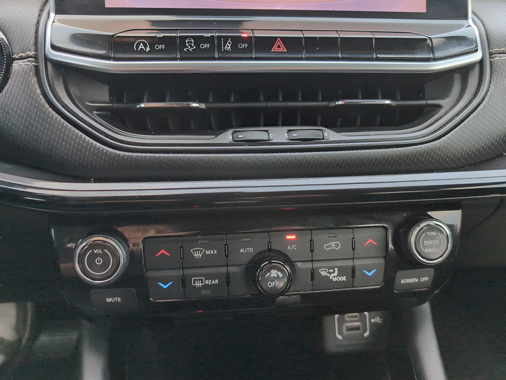 2023 Jeep Compass Altitude photo 15