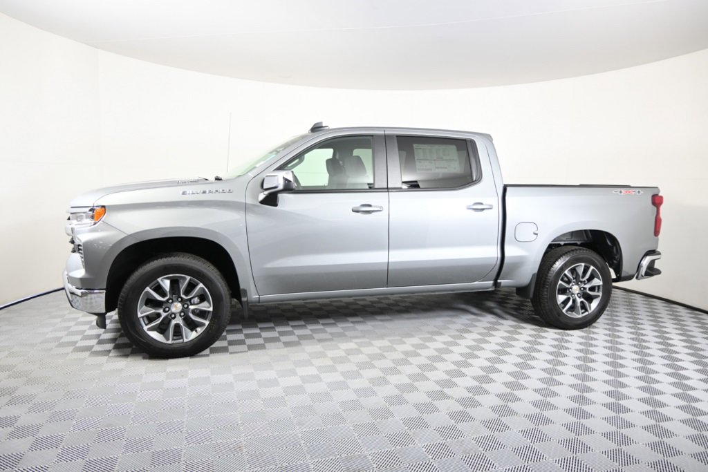 2025 Chevrolet Silverado 1500 LT photo 2