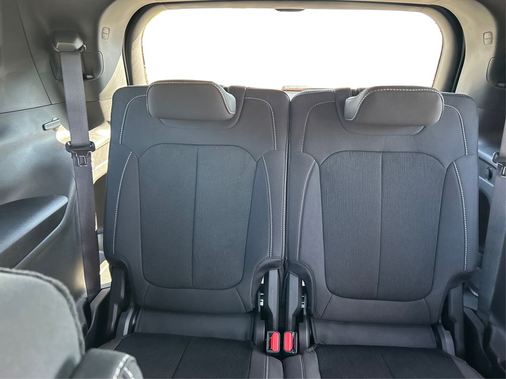 2025 Jeep Grand Cherokee Laredo X photo 37