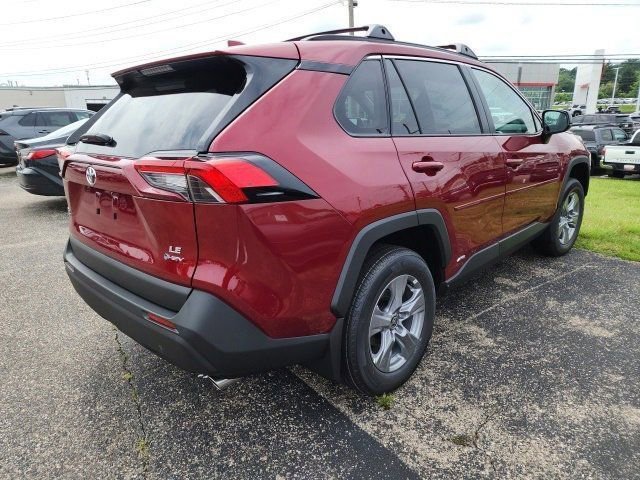 2025 Toyota RAV4 LE photo 4