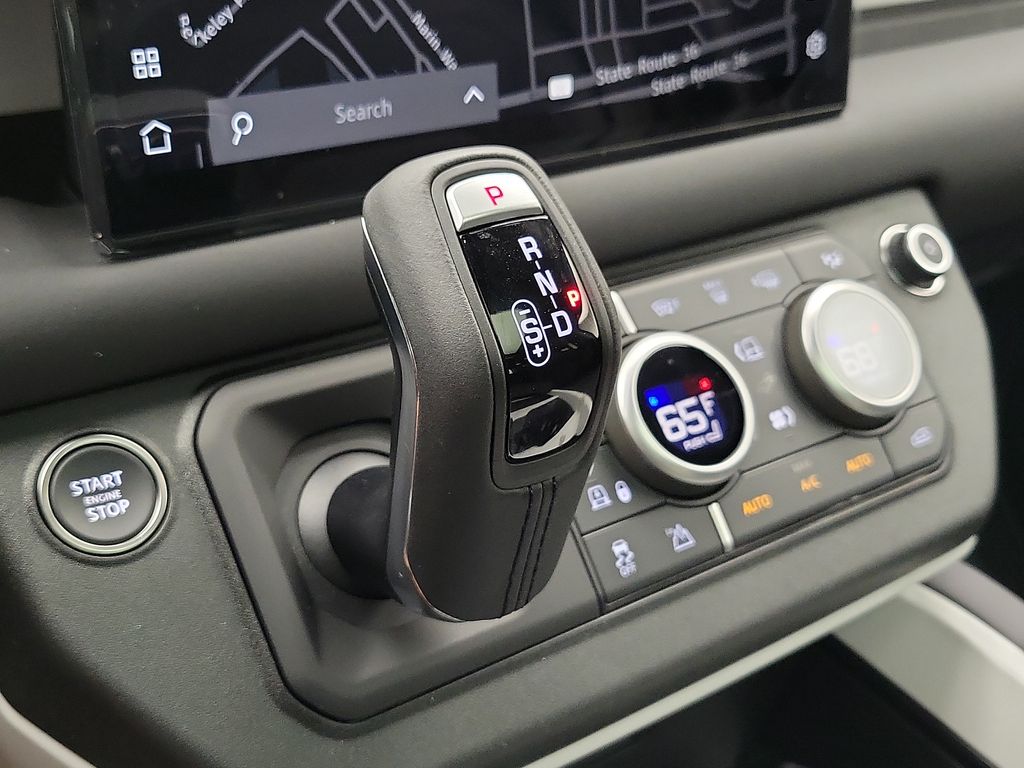 2025 Land Rover Defender 110 S photo 8