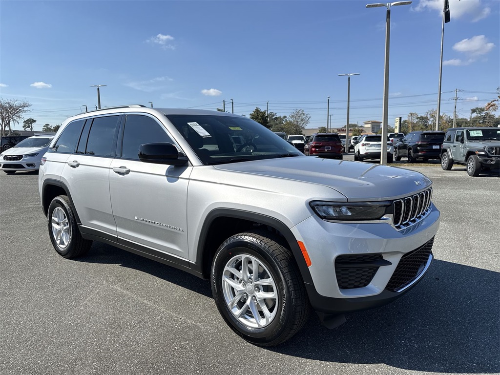 2025 Jeep Grand Cherokee Laredo's photo