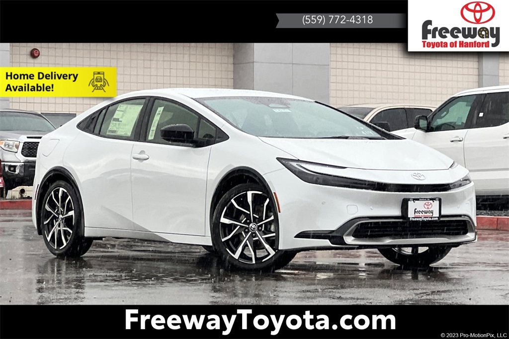 2026 Toyota Prius XSE's photo