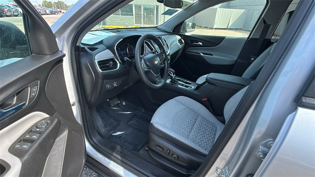 2022 Chevrolet Equinox LS photo 10