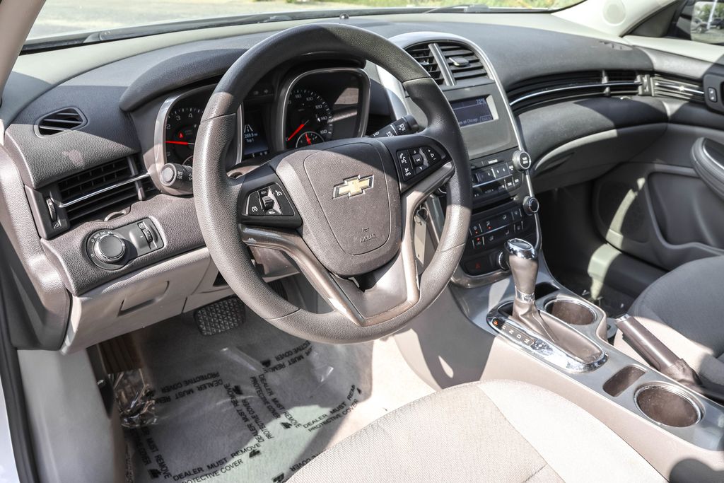 2014 Chevrolet Malibu LS photo 3