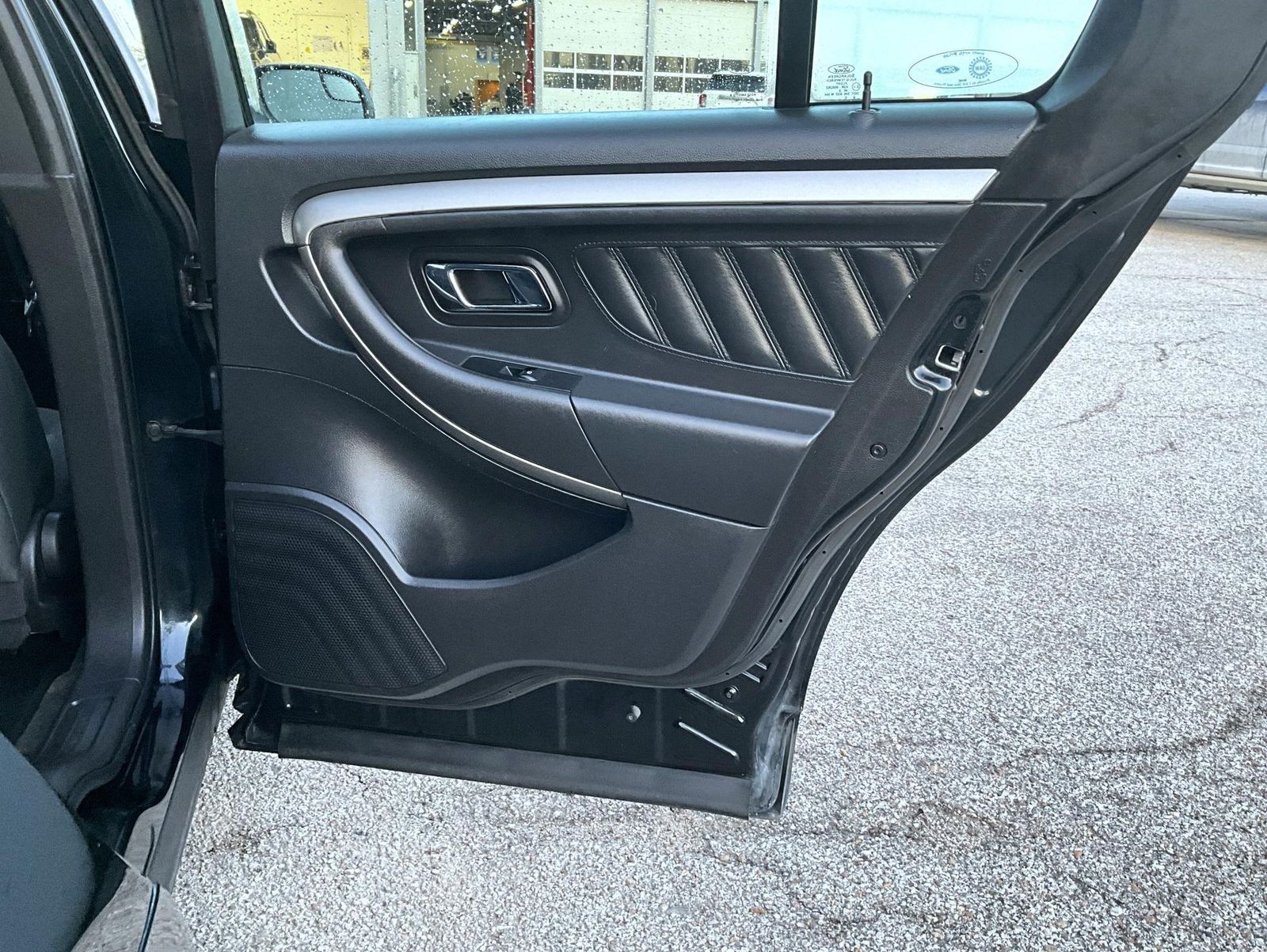 2014 Ford Taurus SEL photo 12