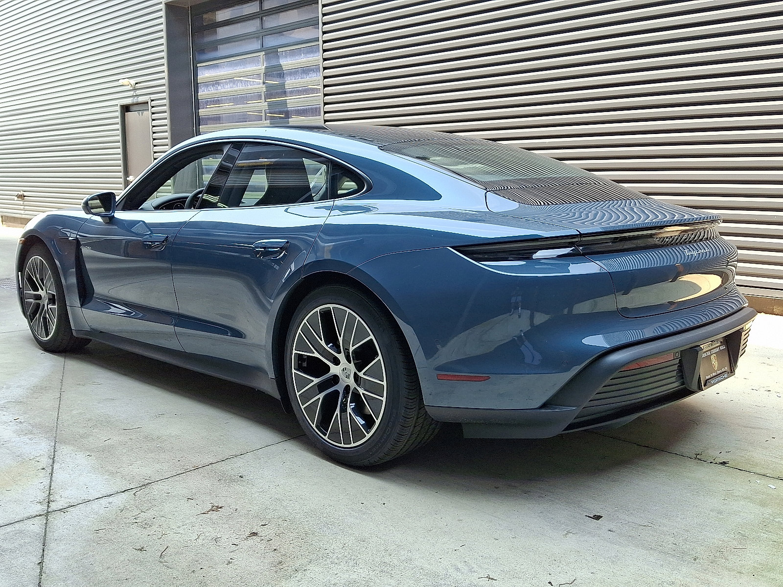 2025 Porsche Taycan 4 photo 3