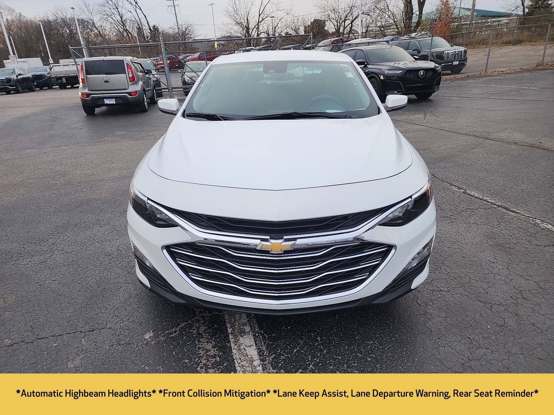 2023 Chevrolet Malibu 1LT photo 2