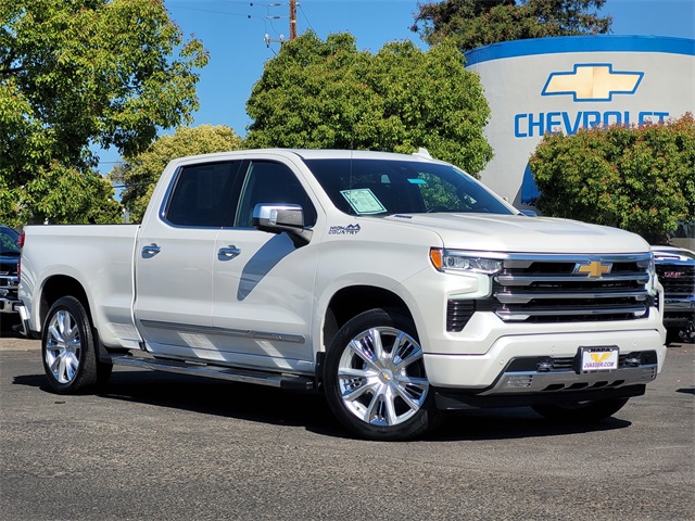 2023 Chevrolet Silverado 1500 High Country photo 2