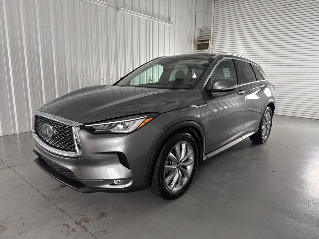 2022 Infiniti QX50 Luxe AWD photo 3