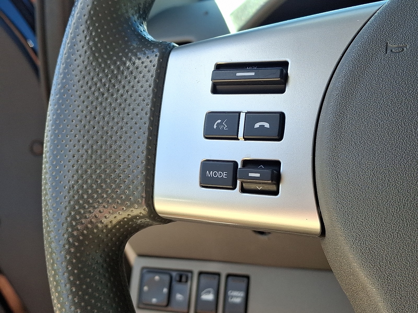 2021 Nissan Frontier SV Crew Cab photo 18