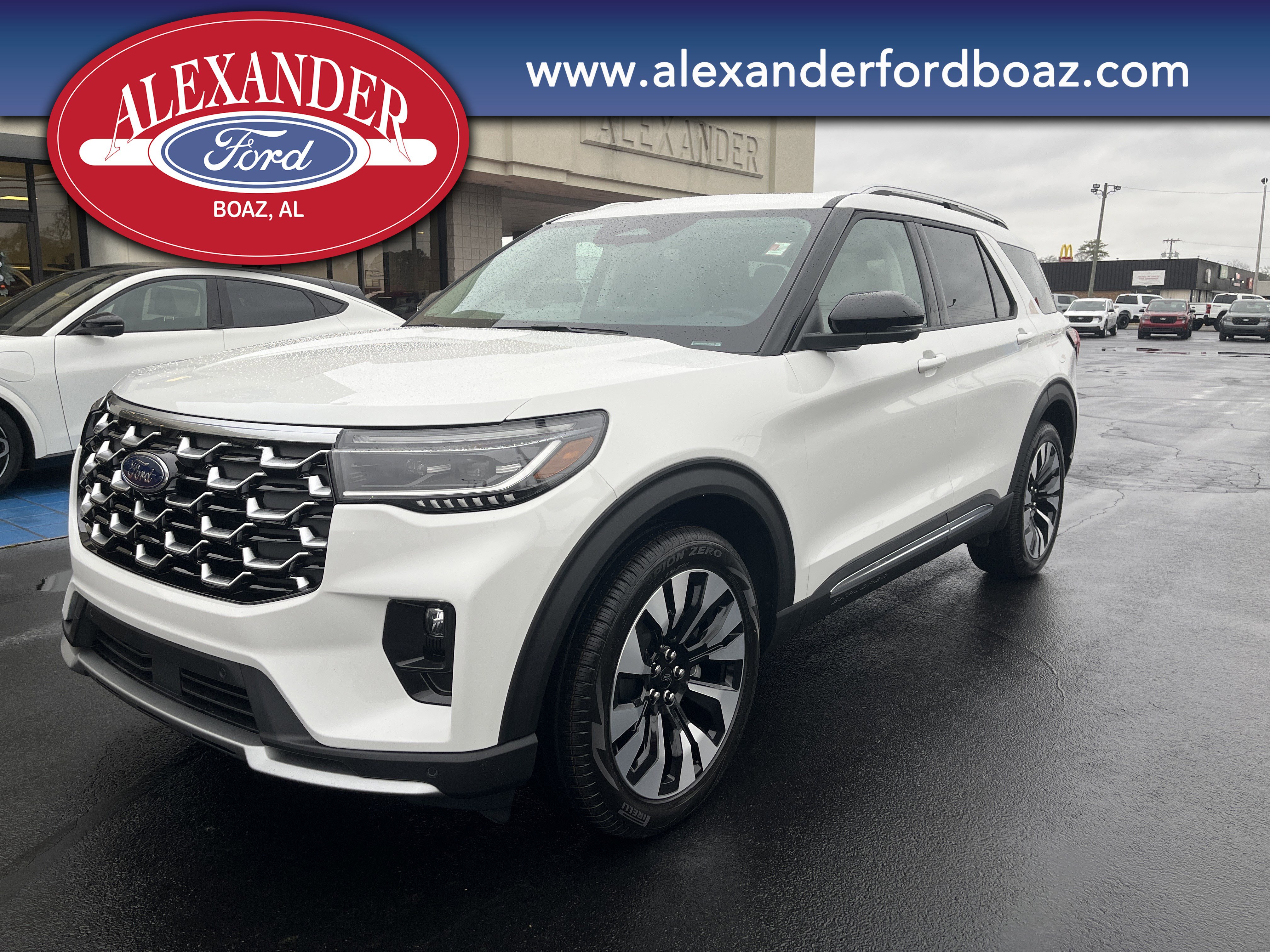 2026 Ford Explorer Platinum's photo