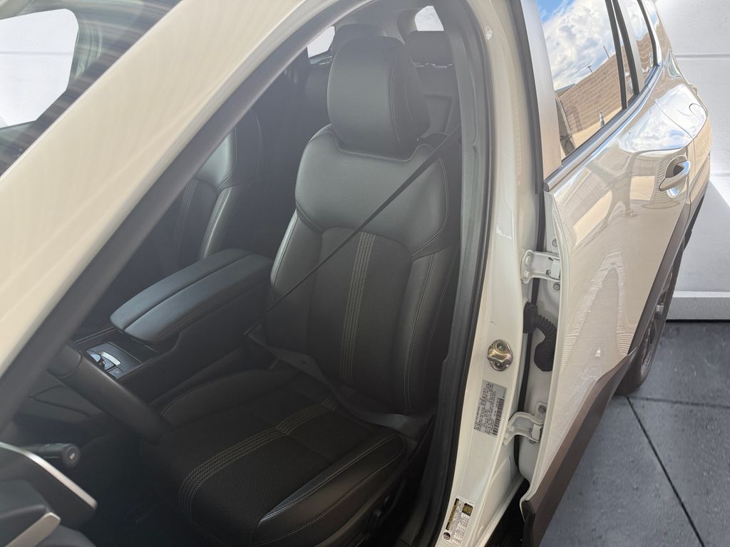2025 Mazda CX-50 2.5 S Preferred photo 8